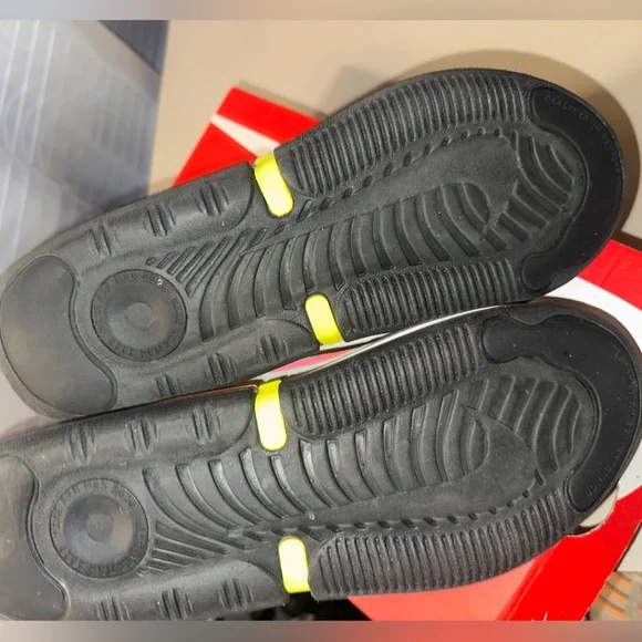 Barely Green/Black-Volt-Sunset Pulse- Size 10 - Picture 14 of 14